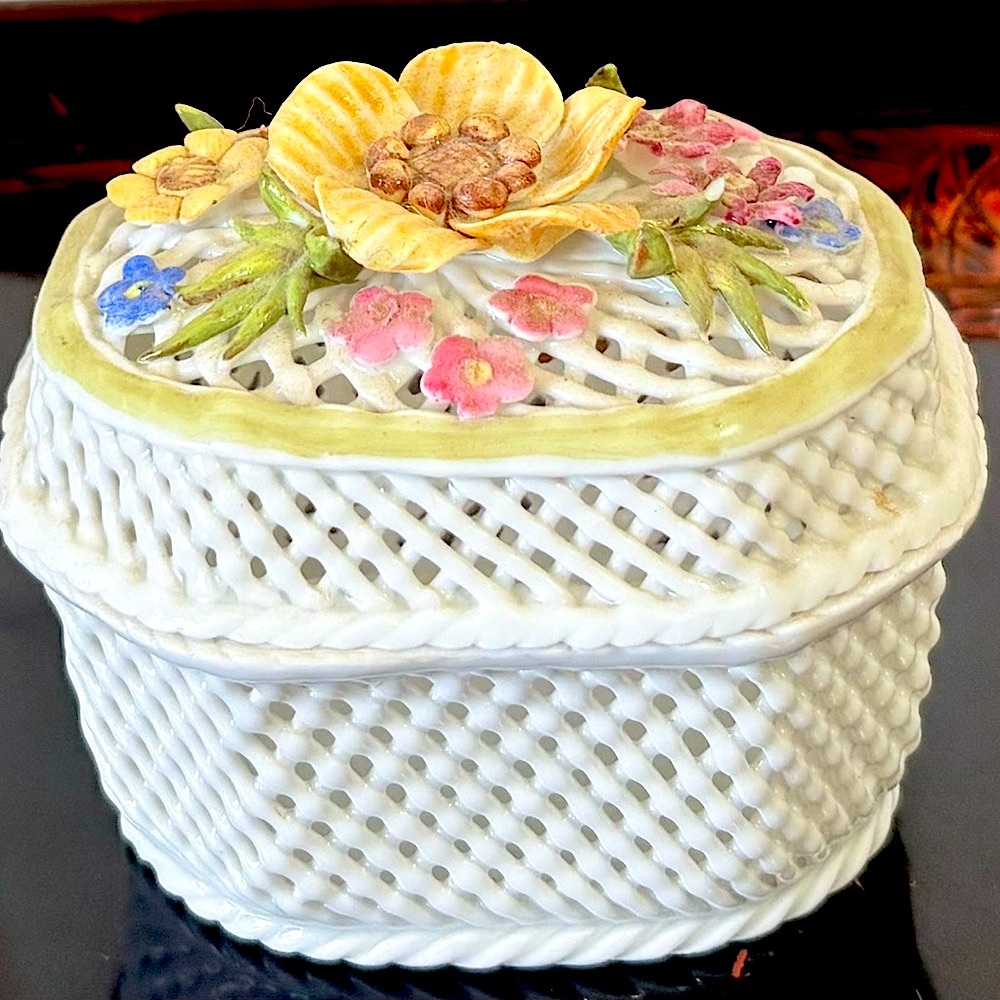 Vintage MOGA Romania Hand Painted Porcelain Ring Trinket Box Signed Numbered